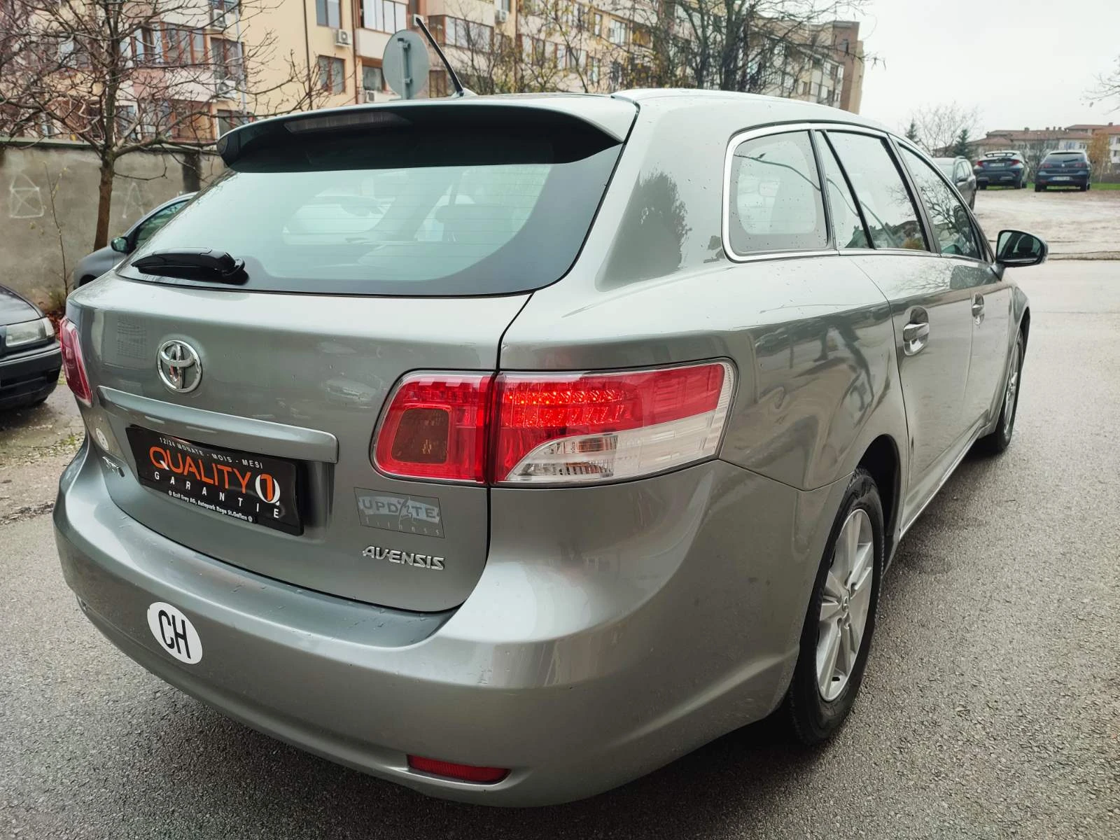 Toyota Avensis 2.0I-SWISS, снимка 11 - Автомобили и джипове - 56293176