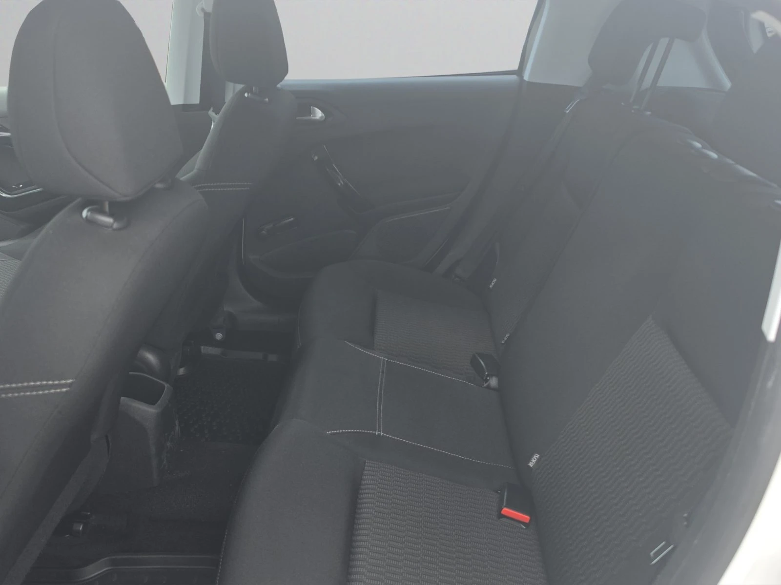 Peugeot 208 5P ACTIVE 1.5 e-HDi 102 BVM6 EURO 6.2 N1//1901059 | Mobile.bg � ����������� 12