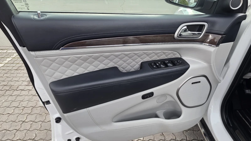 Jeep Grand cherokee, снимка 7 - Автомобили и джипове - 52919975