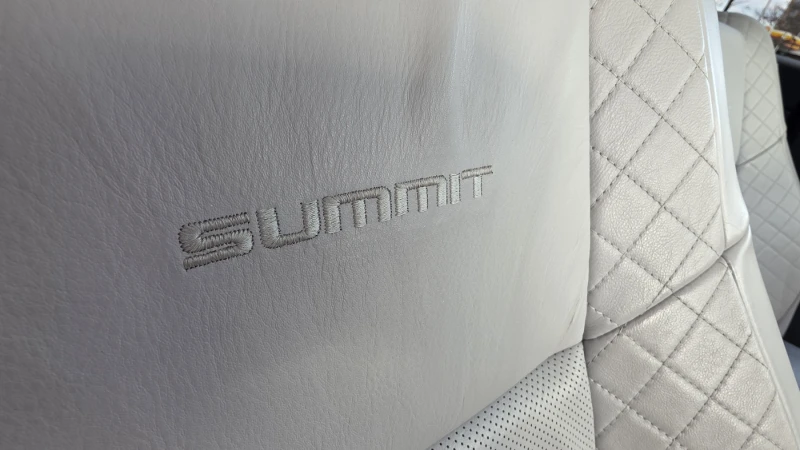 Jeep Grand cherokee, снимка 17 - Автомобили и джипове - 52919975