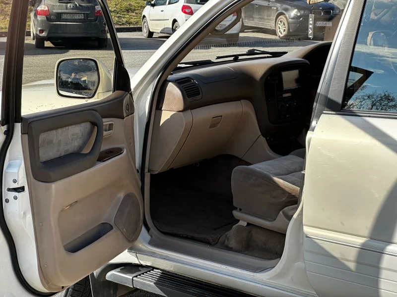 Toyota Land cruiser 4.7 Газ/Бензин, снимка 10 - Автомобили и джипове - 53342303