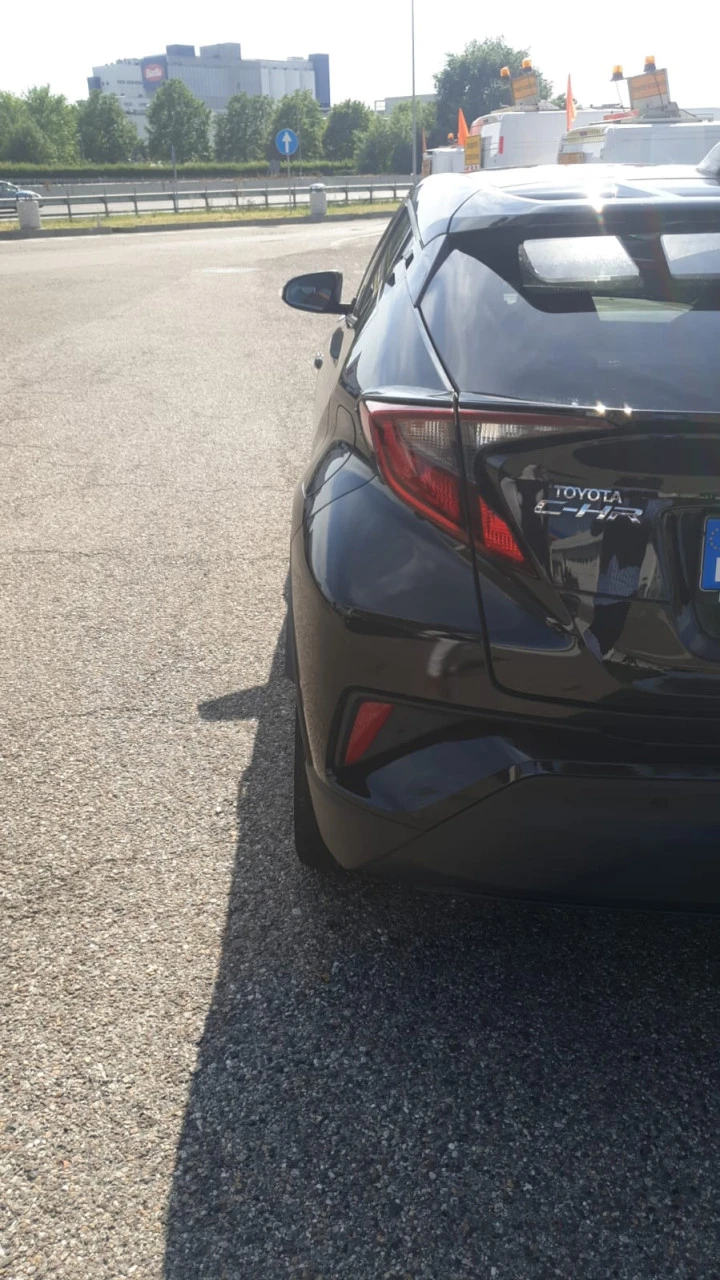 Toyota C-HR 1.8H Trend Black Edition Facelift, снимка 6 - Автомобили и джипове - 56009473