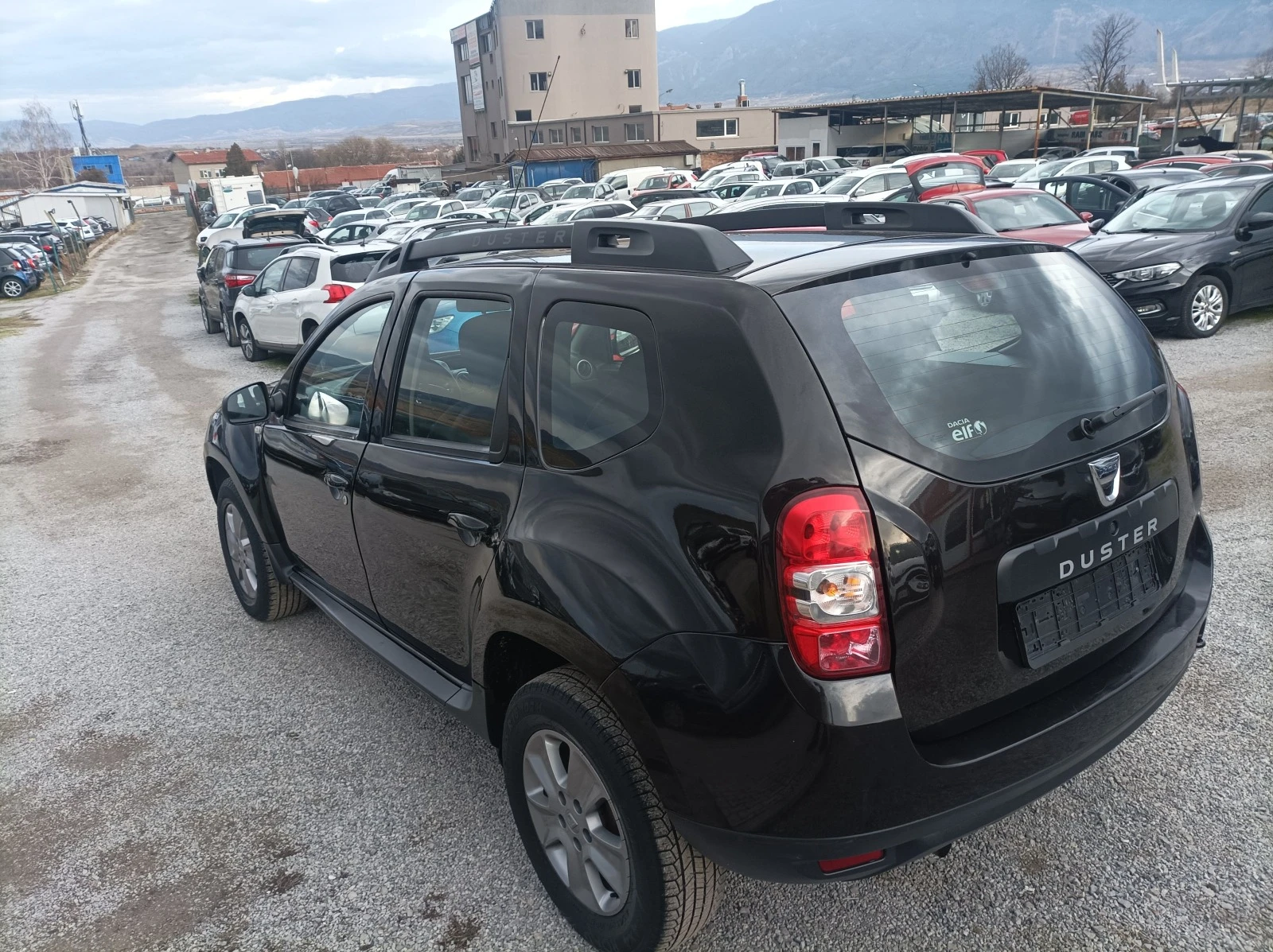 Dacia Duster 1.5DCI-110K.C-NAVI-EURO6 - изображение 7