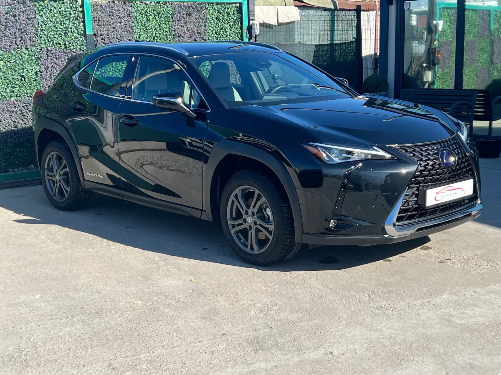 Lexus UX 300e EXECUTIVE/LED/KEYLESS/CAM/ГАРАНЦИЯ/СОБСТВЕН ЛИЗИНГ - изображение 2