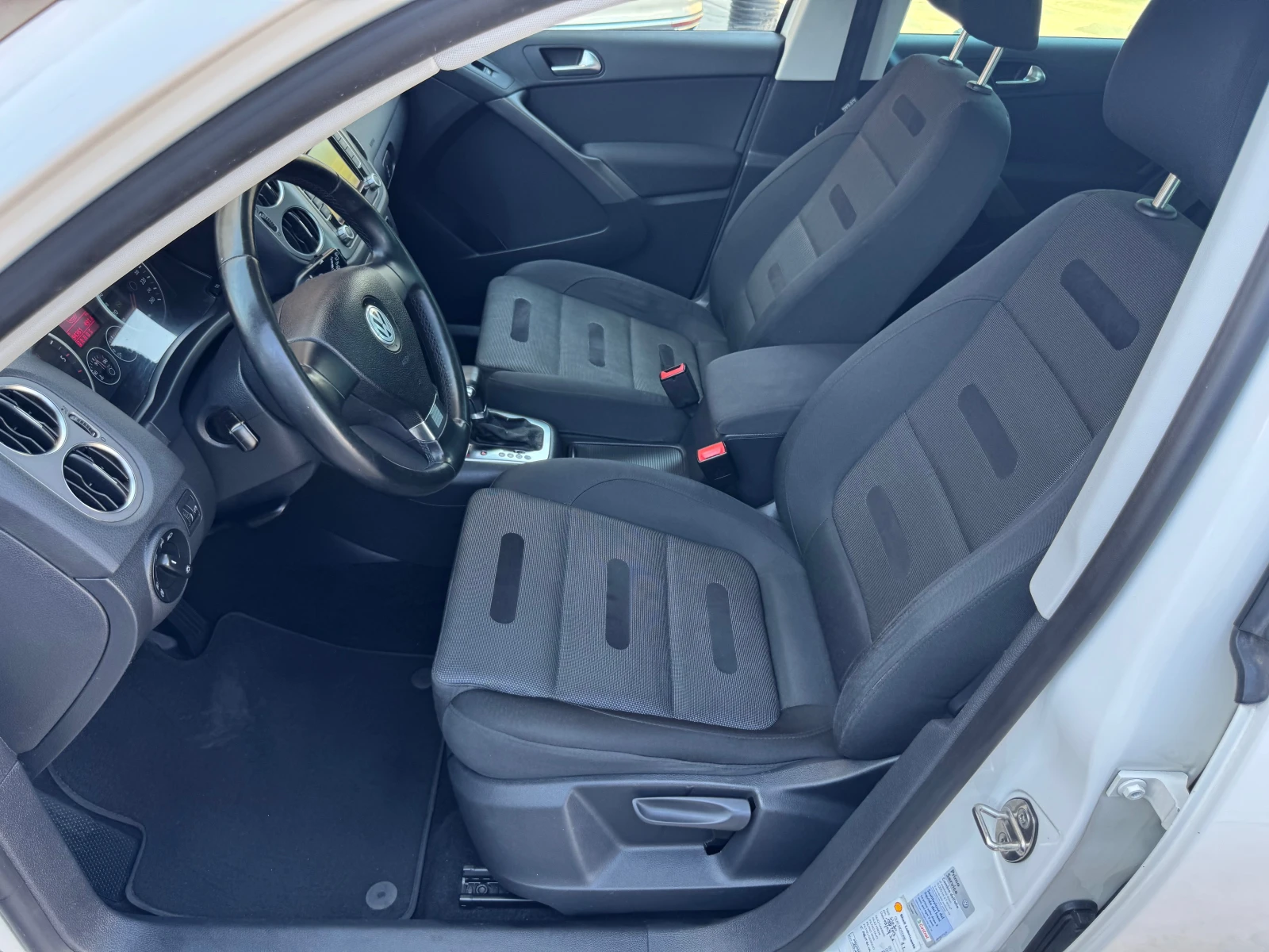VW Tiguan 2.0TDI* NAVI* KAMERA* PARKASISTANS* 100%km* LIZING - изображение 5
