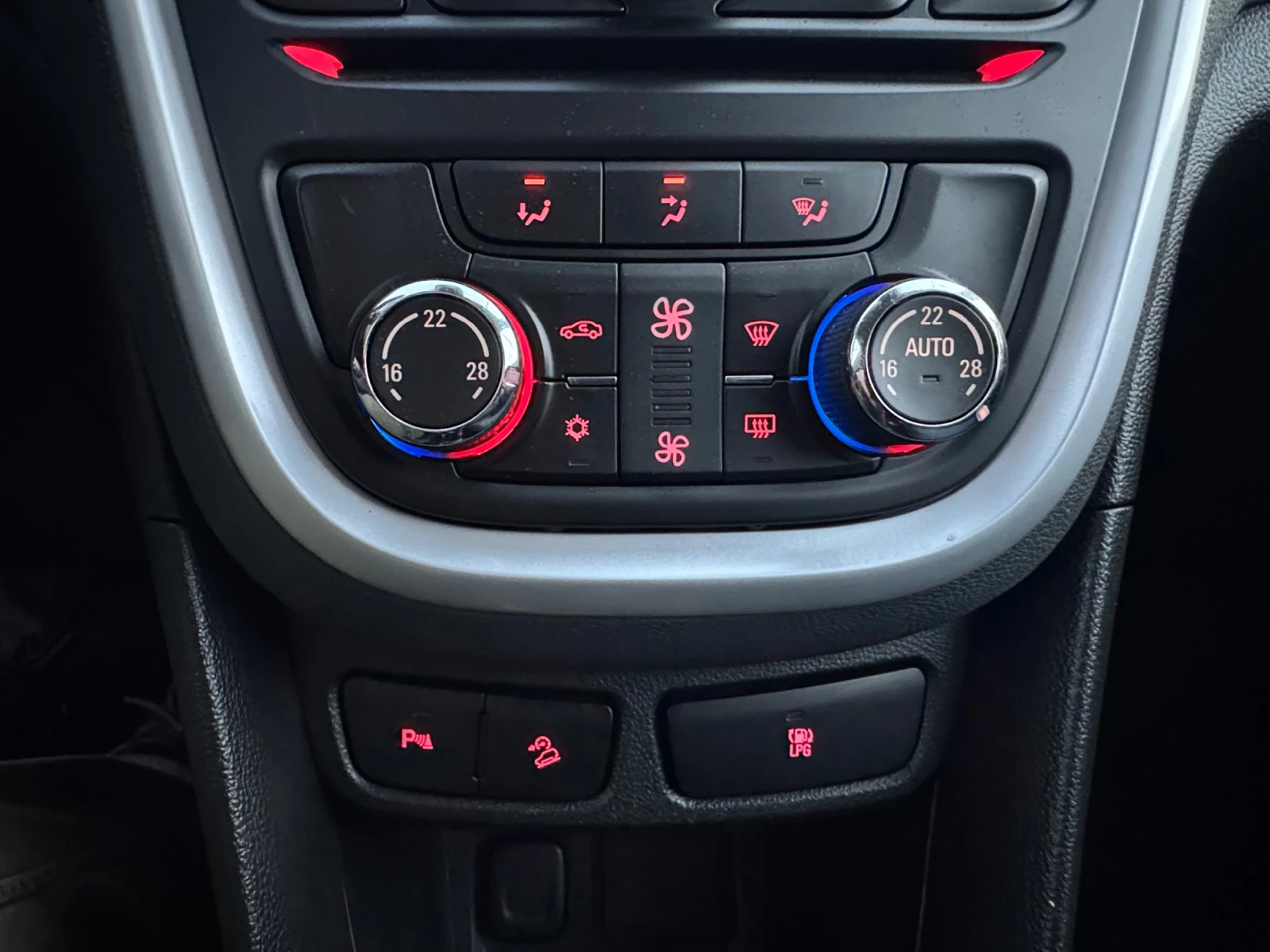 Opel Mokka 1.4 Turbo ECOTEC (140 Hp) | Mobile.bg � ����������� 12