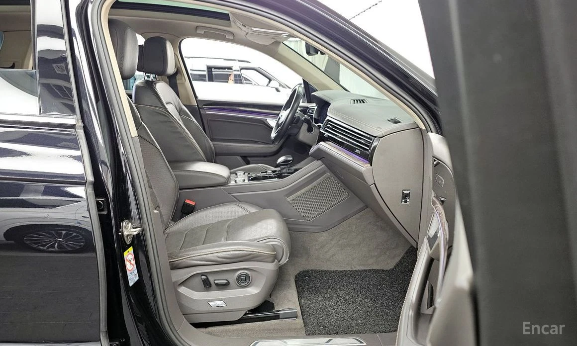 VW Touareg * КОЖА* ПОДГРЕВ* NAVI* PANORAMA* LED* , снимка 10 - Автомобили и джипове - 53995790