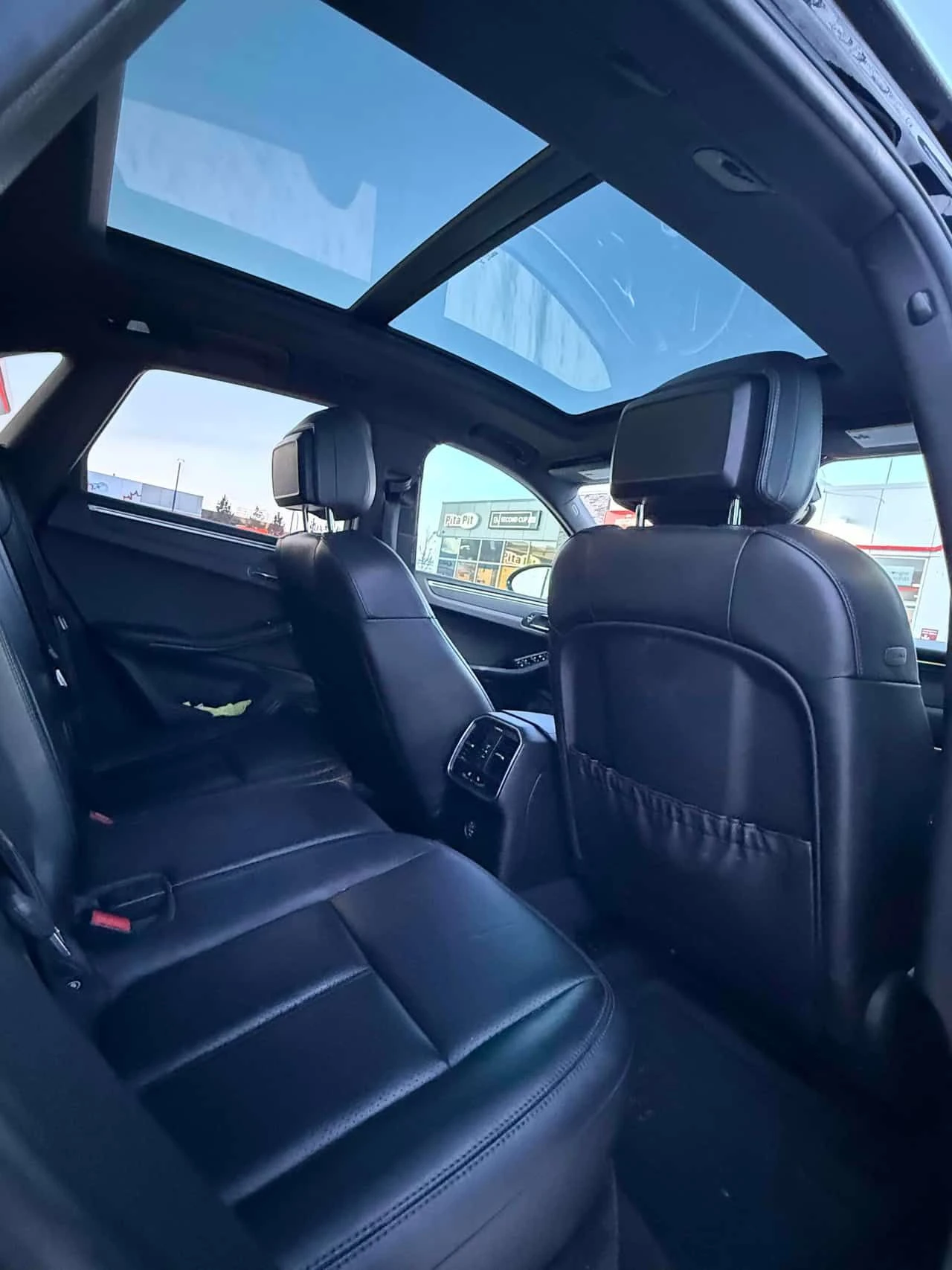 Porsche Macan * AWD * CARFAX * BOSE * ОБДУХВАНЕ * ПАНОРАМА, снимка 13 - Автомобили и джипове - 54079455