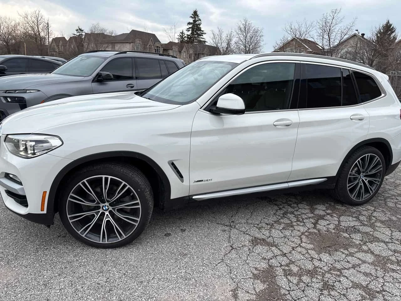 BMW X3 | ПОДГРЕВ | CARFAX | ПАНОРАМА | ДВА КЛЮЧА | , снимка 2 - Автомобили и джипове - 54297011