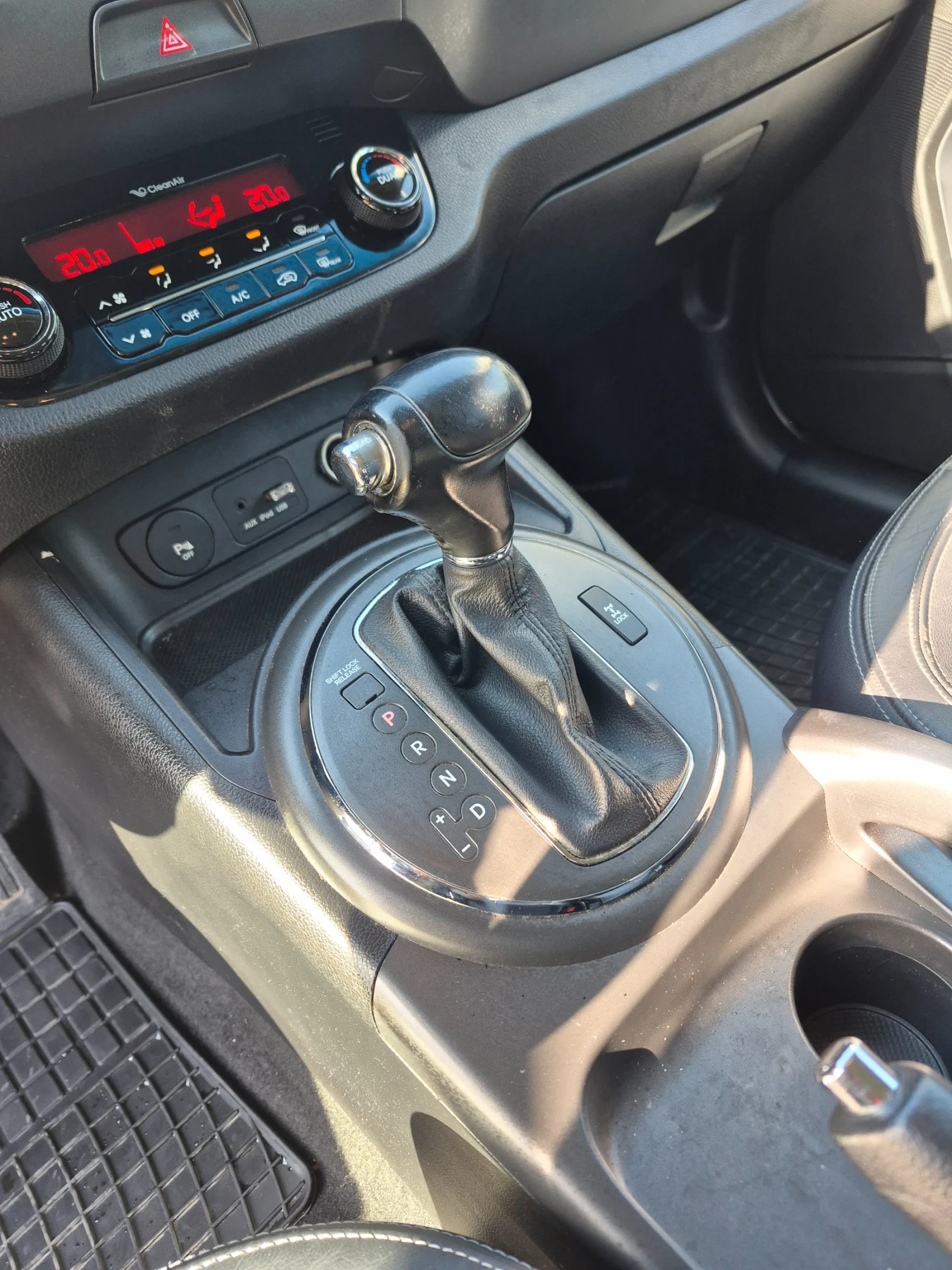 Kia Sportage, снимка 14 - Автомобили и джипове - 54341119