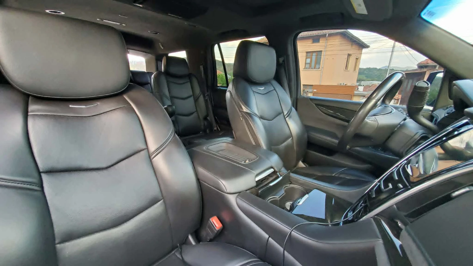 Cadillac Escalade, снимка 7 - Автомобили и джипове - 55012366