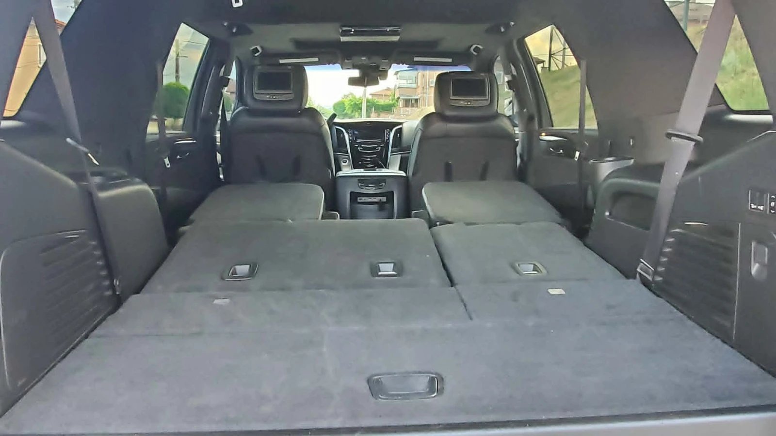 Cadillac Escalade, снимка 8 - Автомобили и джипове - 55012366