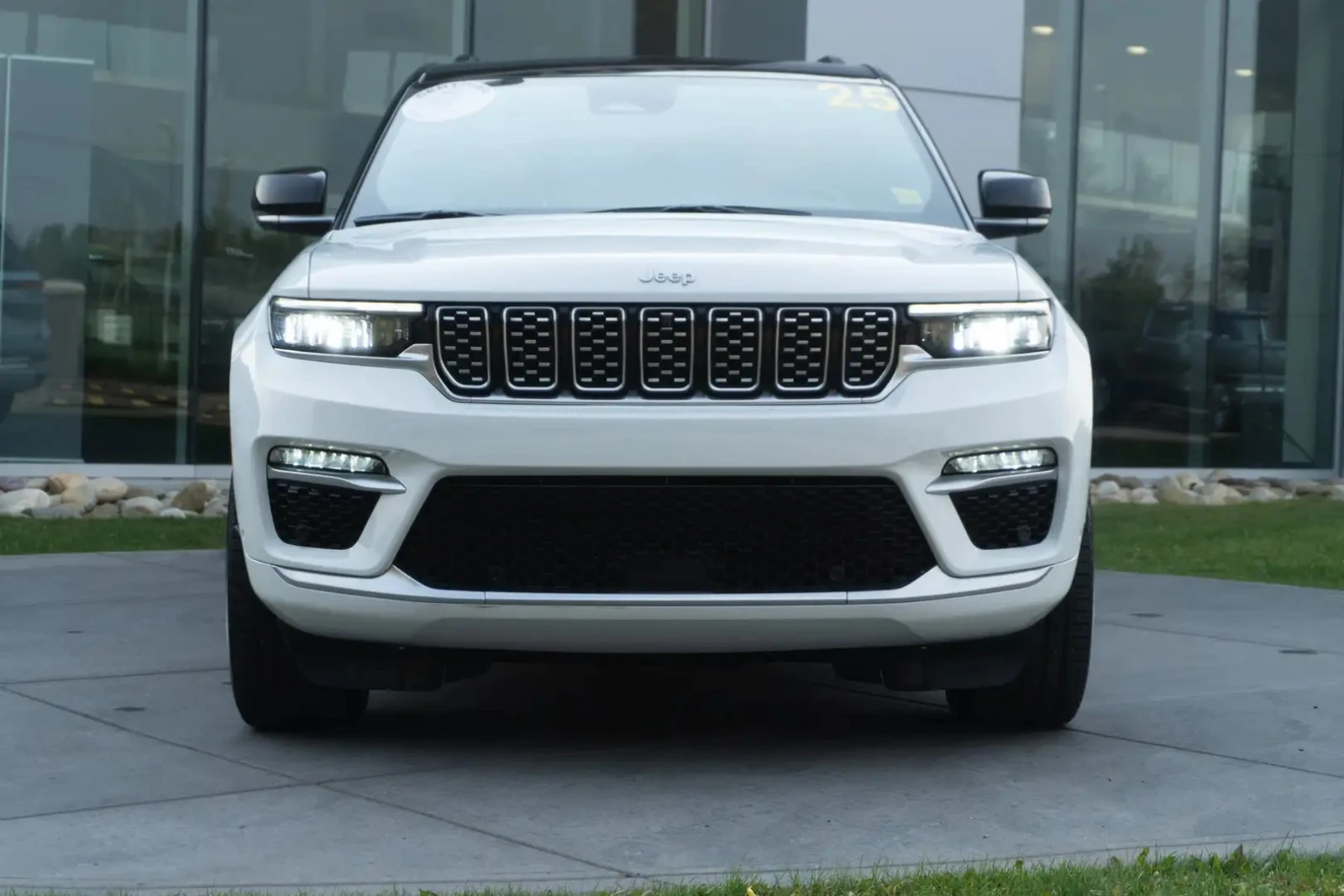 Jeep Grand cherokee SUMMIT RESERVE LUXURY ЦЕНА ДО БЪЛГАРИЯ АВТОКРЕДИТ, снимка 2 - Автомобили и джипове - 55464855