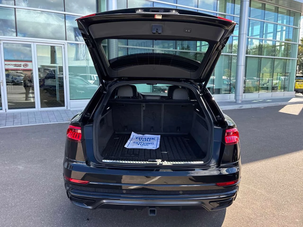 Audi Q8 * 55 TFSI * S-Line * Technik * CARFAX * , снимка 6 - Автомобили и джипове - 56205726