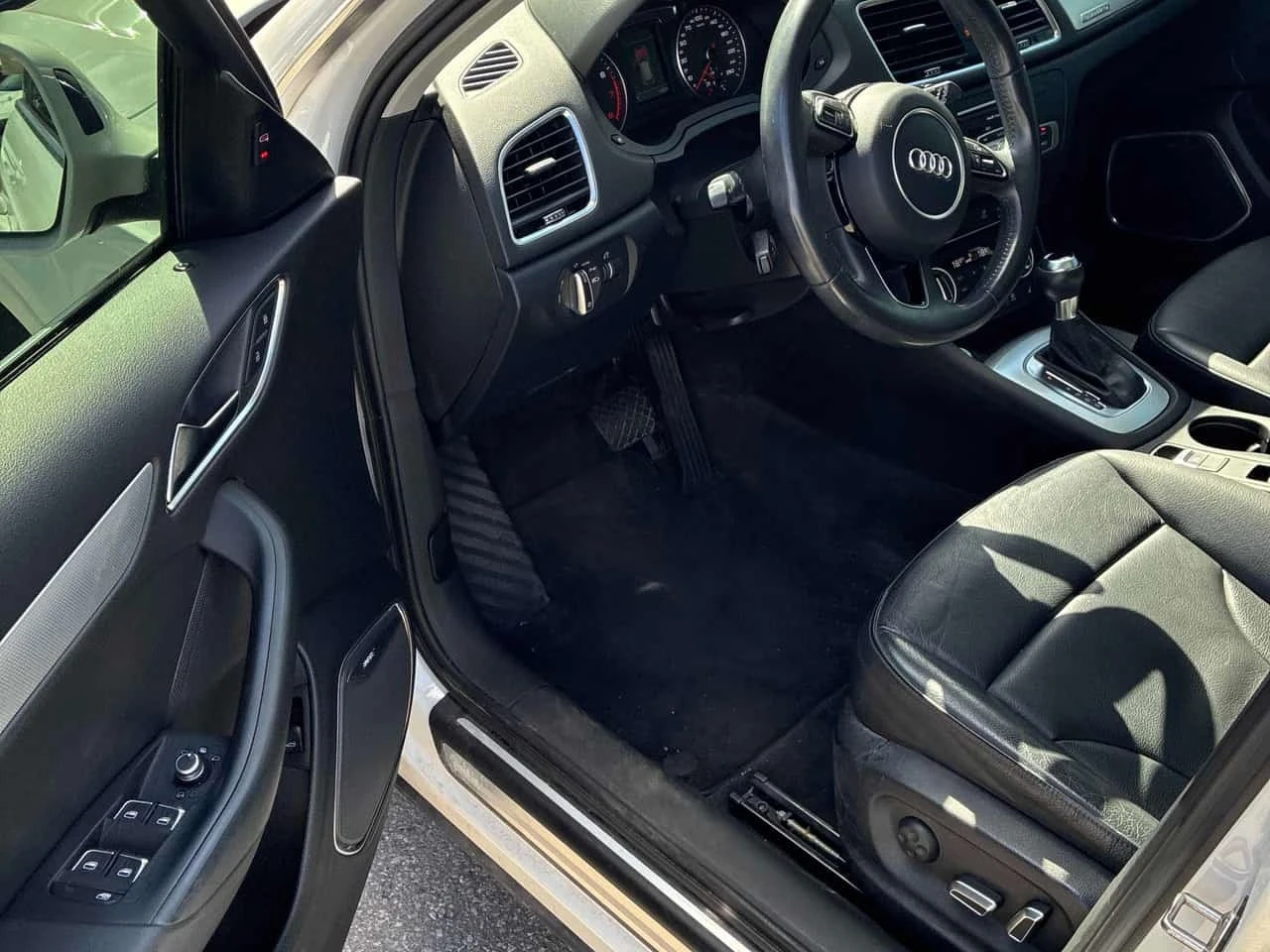 Audi Q3 * Technik * CARFAX * , снимка 5 - Автомобили и джипове - 56214350