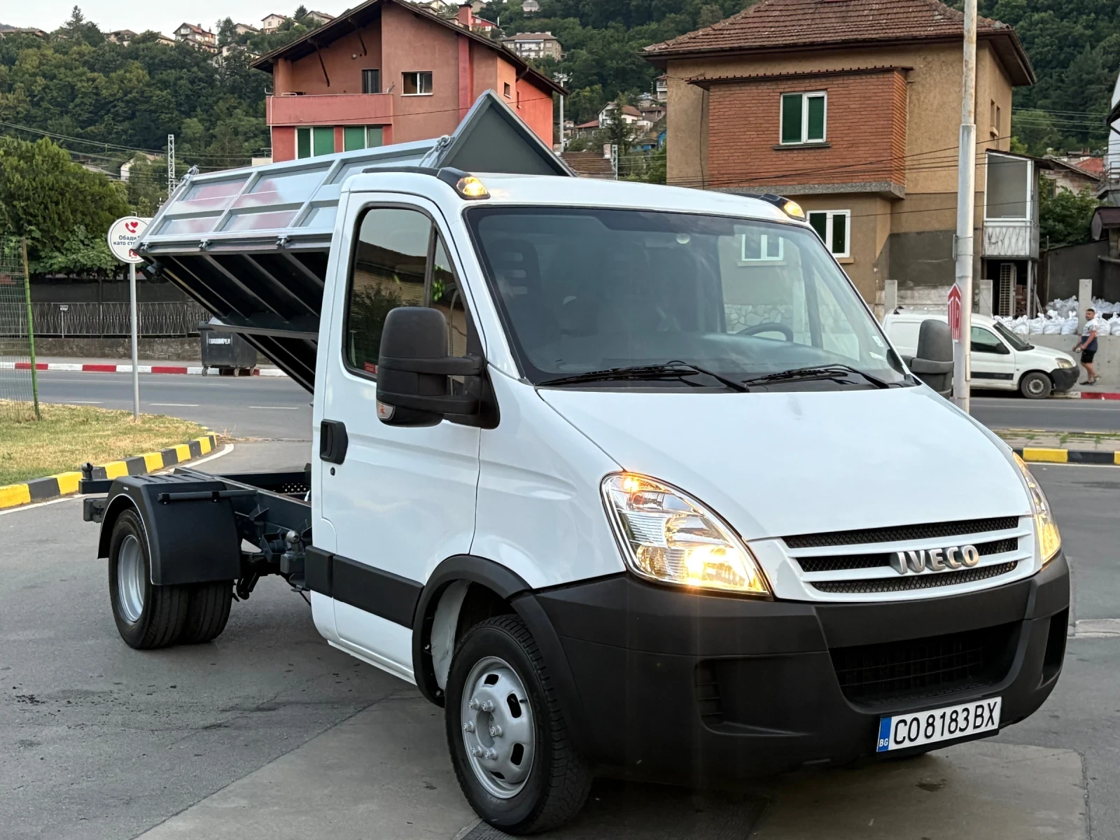 Iveco 35c13 самосвал - изображение 7