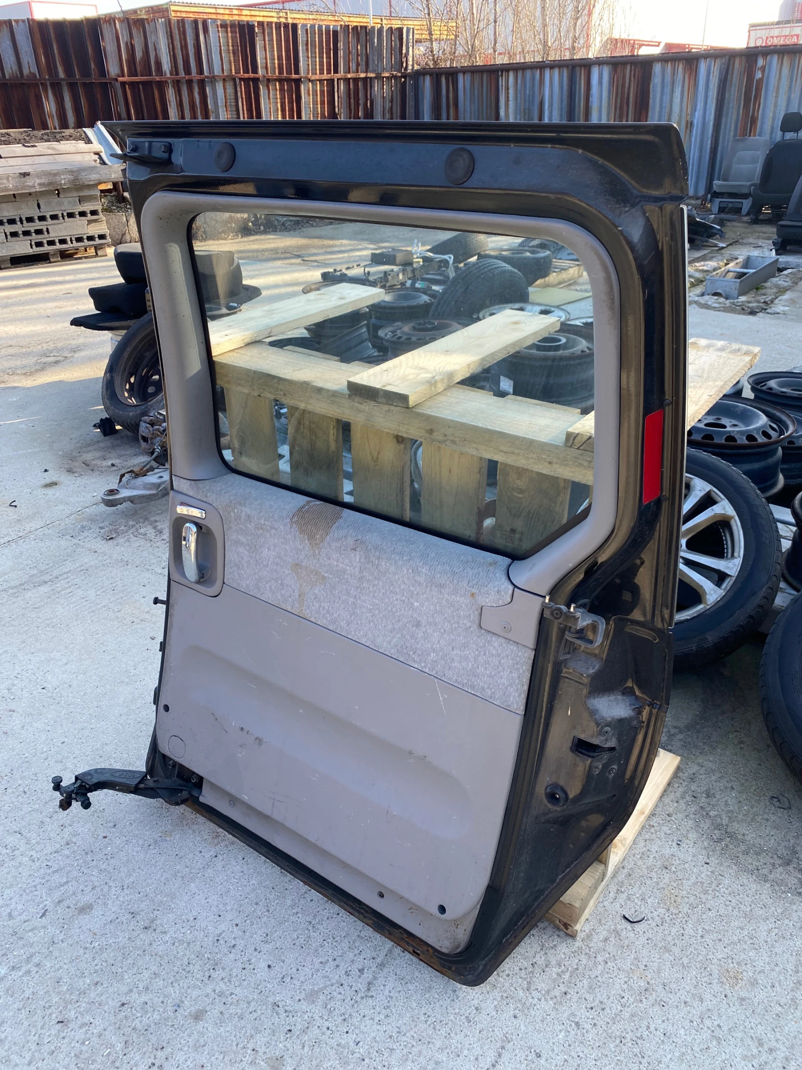       2006 . | Mobile.bg   6