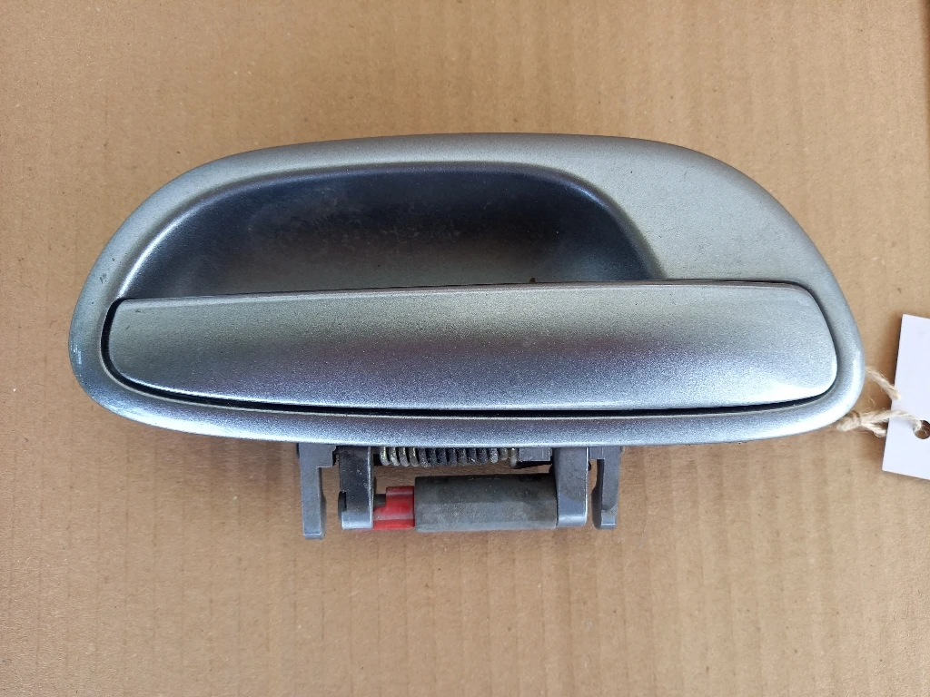 Дръжка врата външна задна дясна Субару Легаси сива (1)