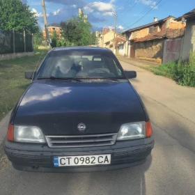 Opel Kadett 1.4i в движение, снимка 2