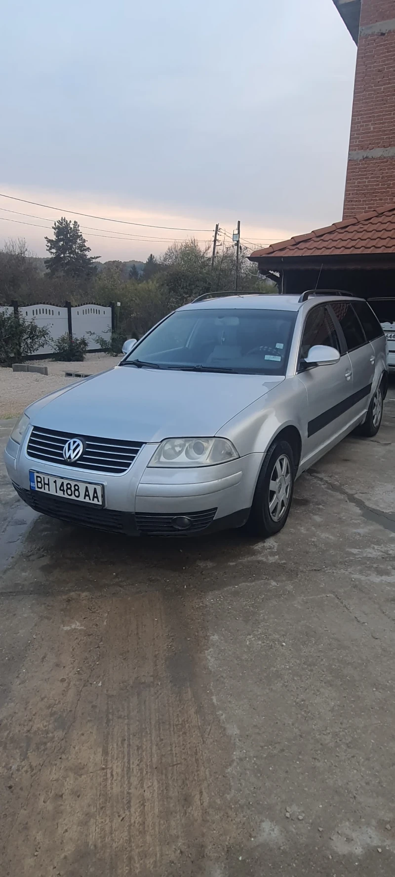 VW Passat, снимка 1 - Автомобили и джипове - 47770611