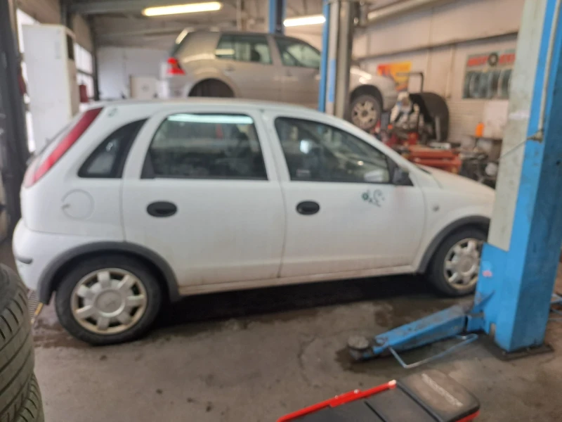 Opel Corsa, снимка 8 - Автомобили и джипове - 48639230