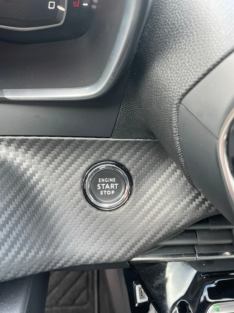 Peugeot 2008, снимка 10 - Автомобили и джипове - 52810577