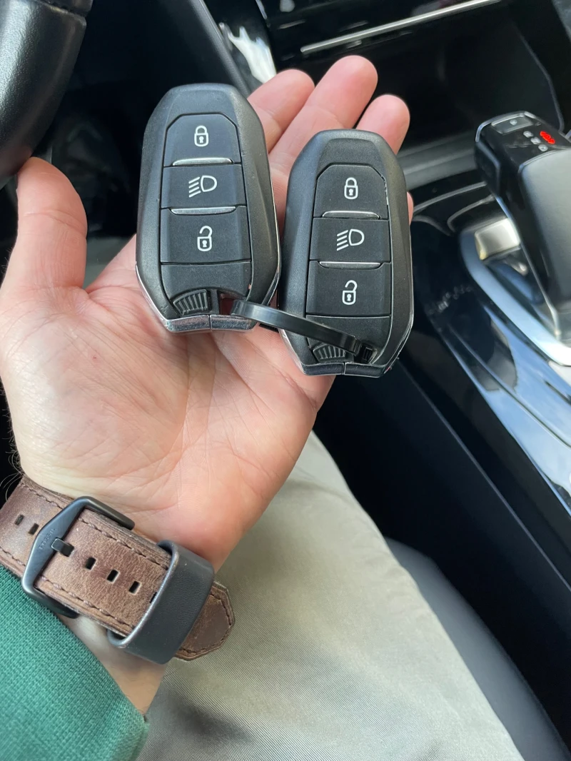 Peugeot 2008, снимка 14 - Автомобили и джипове - 52810577