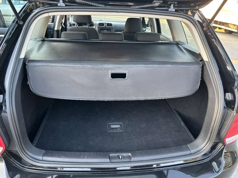 VW Golf 1.6 TDI 4MOTION, снимка 13 - Автомобили и джипове - 52966745