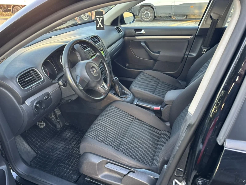 VW Golf 1.6 TDI 4MOTION, снимка 9 - Автомобили и джипове - 52966745