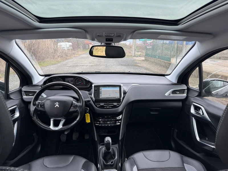 Peugeot 2008 1.2T * ALLURE* NAVI* PANO* SERVICE* , снимка 12 - Автомобили и джипове - 53497328