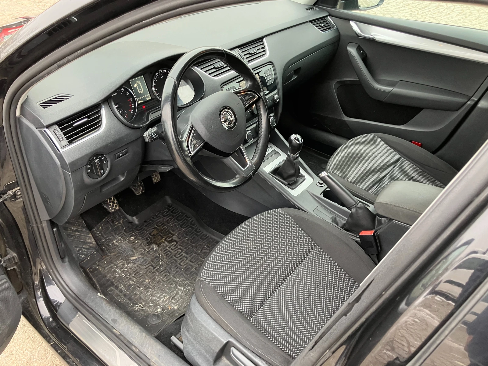 Skoda Octavia 1, 6 TDI - изображение 3