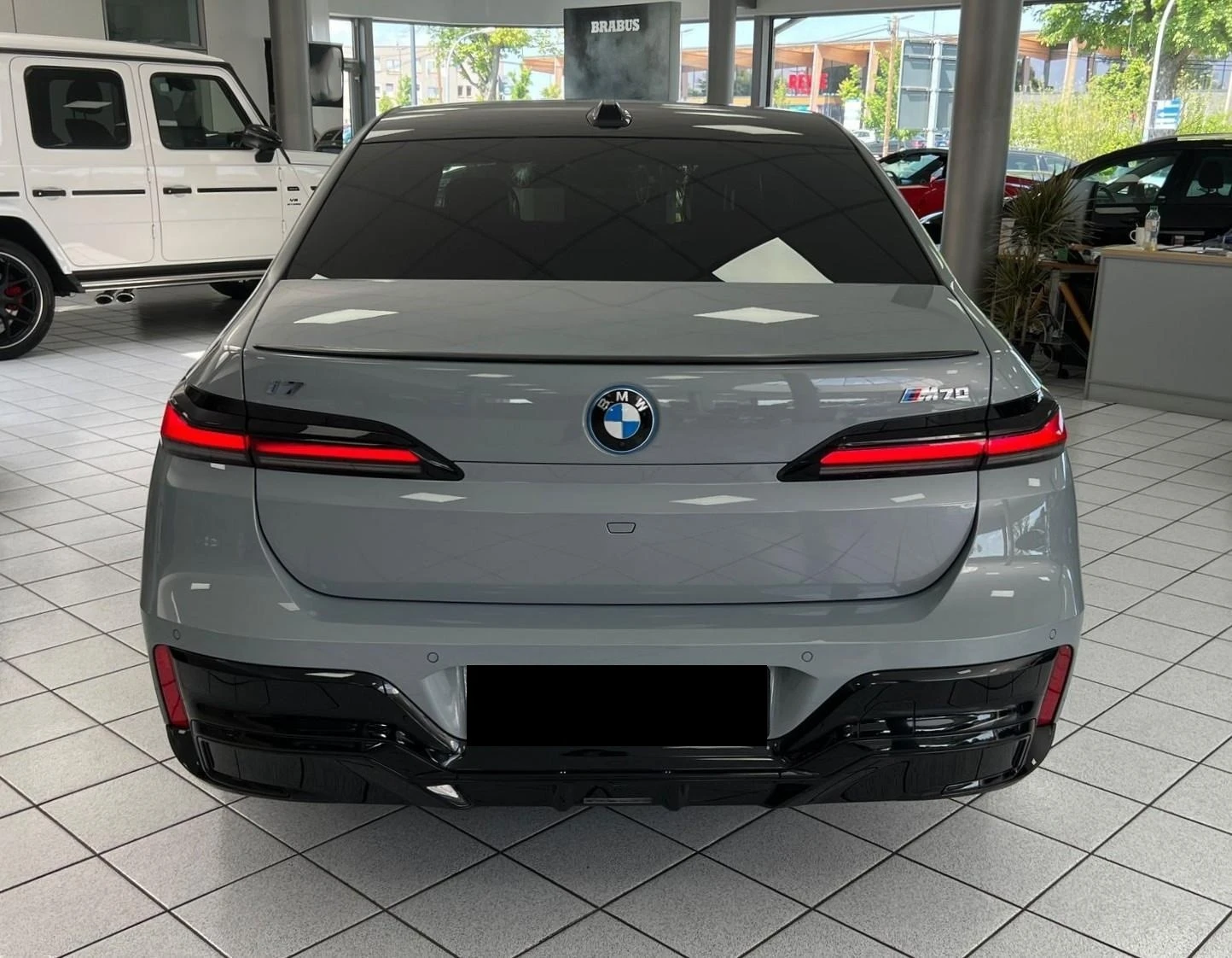 BMW i7 M70/xDrive/CARBON/SHADOW LINE/B&W/PANO/ICONIC GLOW - изображение 5