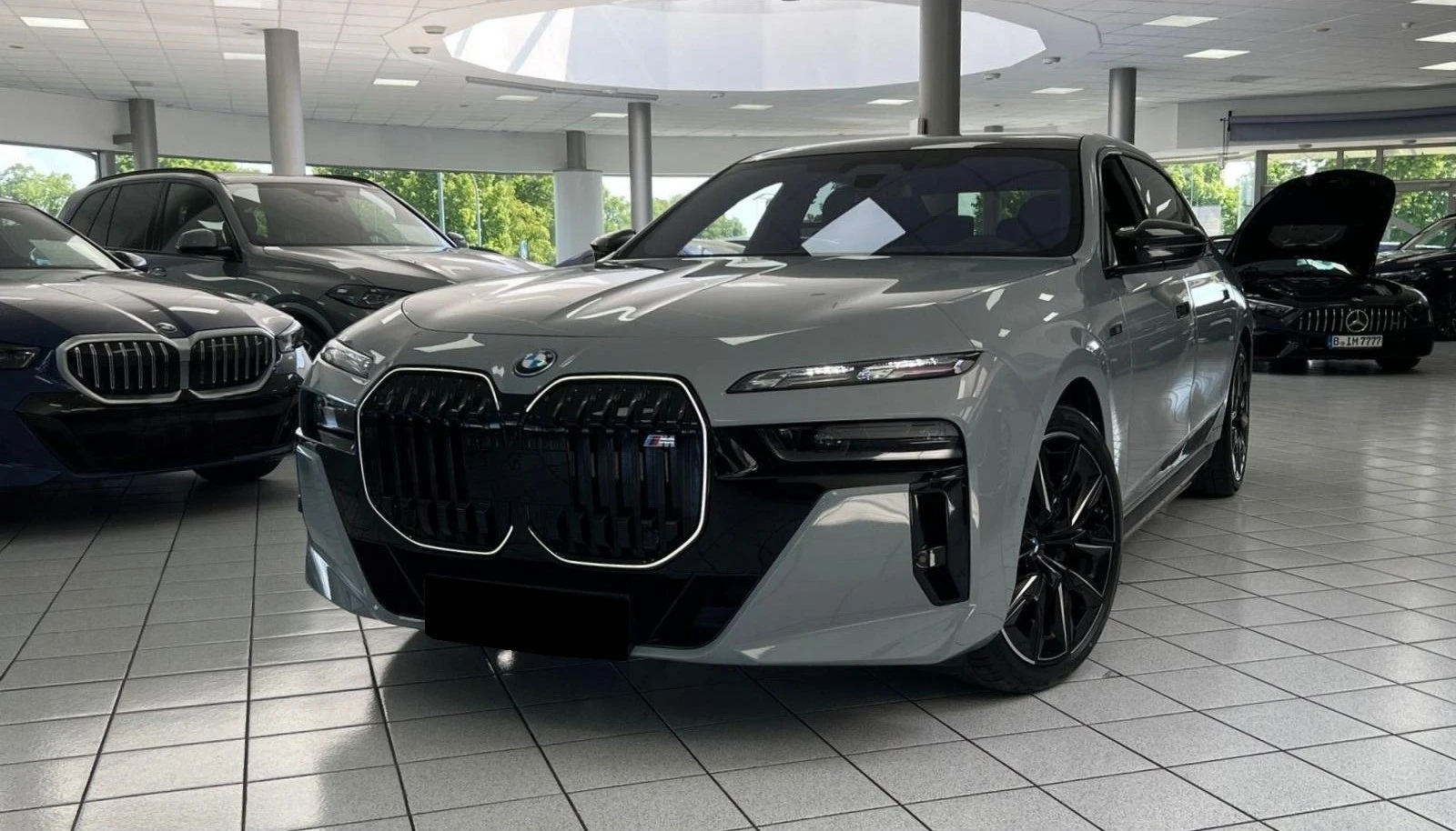 BMW i7 M70/xDrive/CARBON/SHADOW LINE/B&W/PANO/ICONIC GLOW - изображение 3