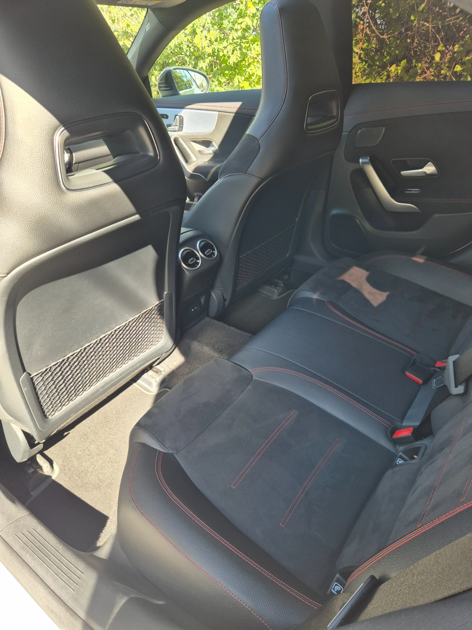 Mercedes-Benz CLA 200 D/AMG/Top - изображение 7