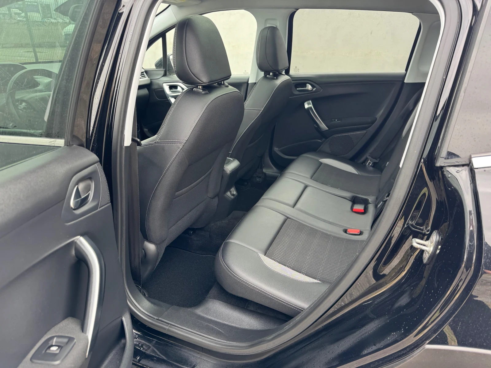 Peugeot 2008 1.2T * ALLURE* NAVI* PANO* SERVICE*  | Mobile.bg � ����������� 15