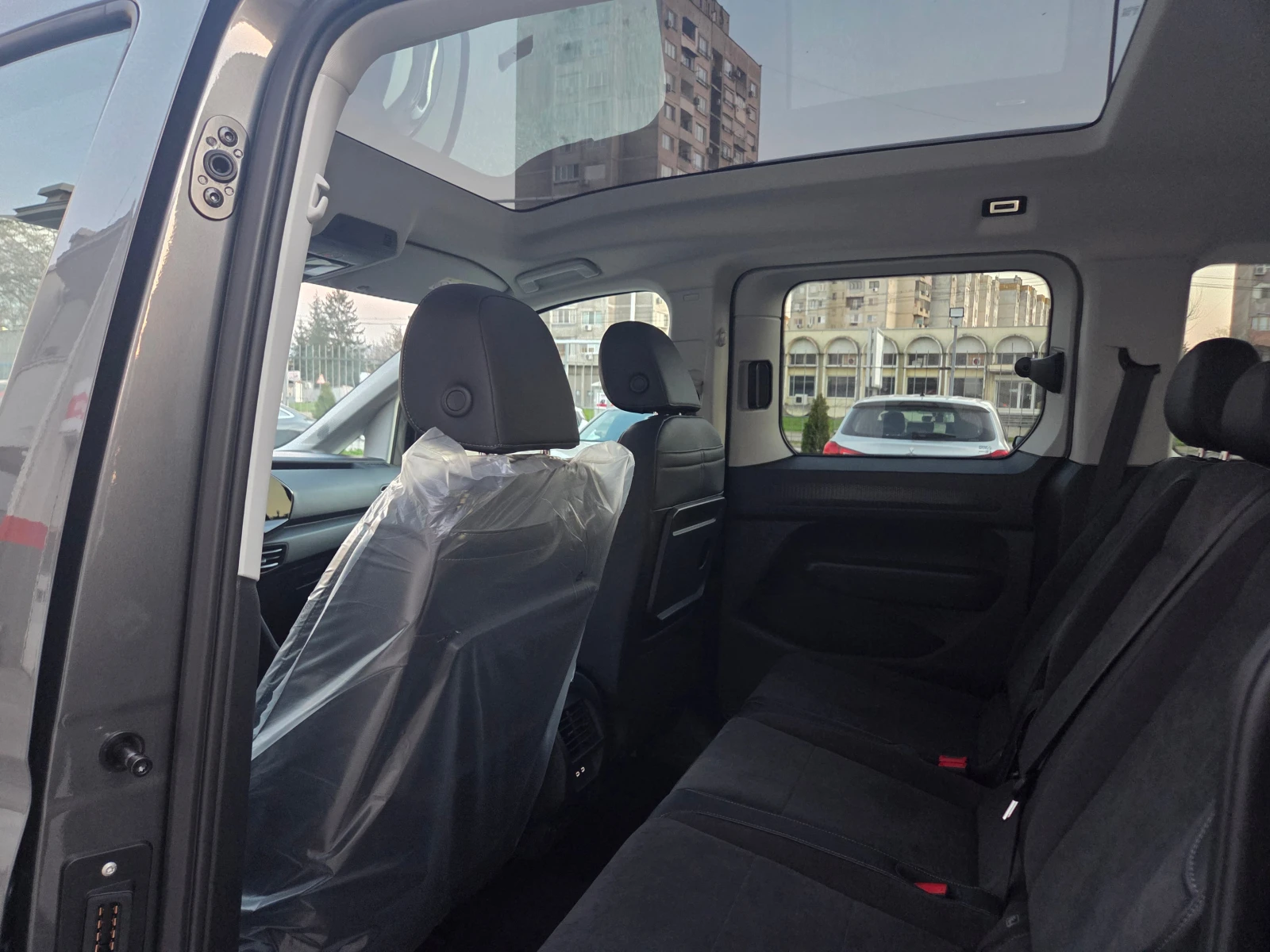 VW Caddy 2.0d-AT-HOB!!!Гаранция!!!, снимка 16 - Автомобили и джипове - 53818479