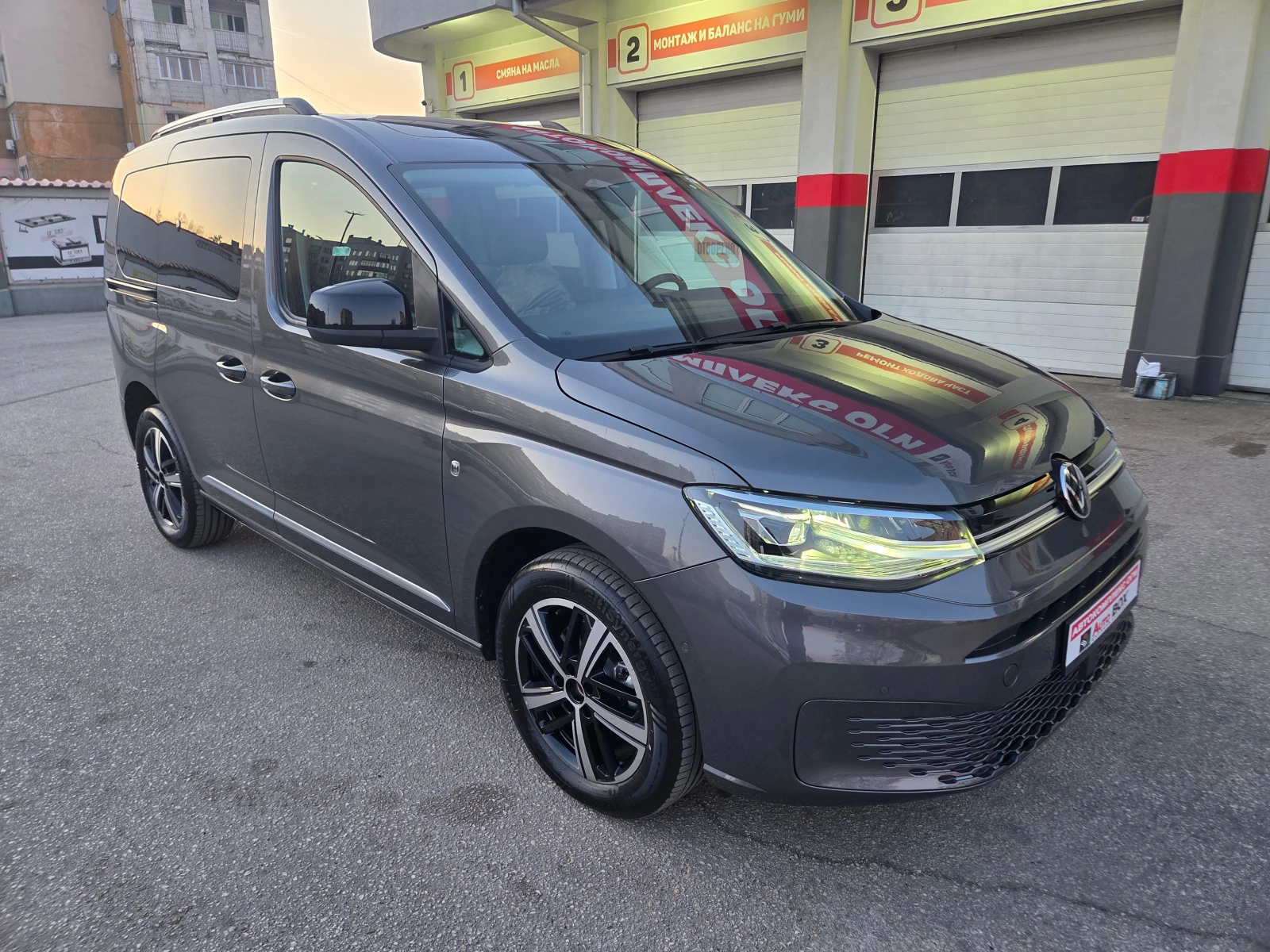 VW Caddy 2.0d-AT-HOB!!!Гаранция!!!, снимка 7 - Автомобили и джипове - 53818479