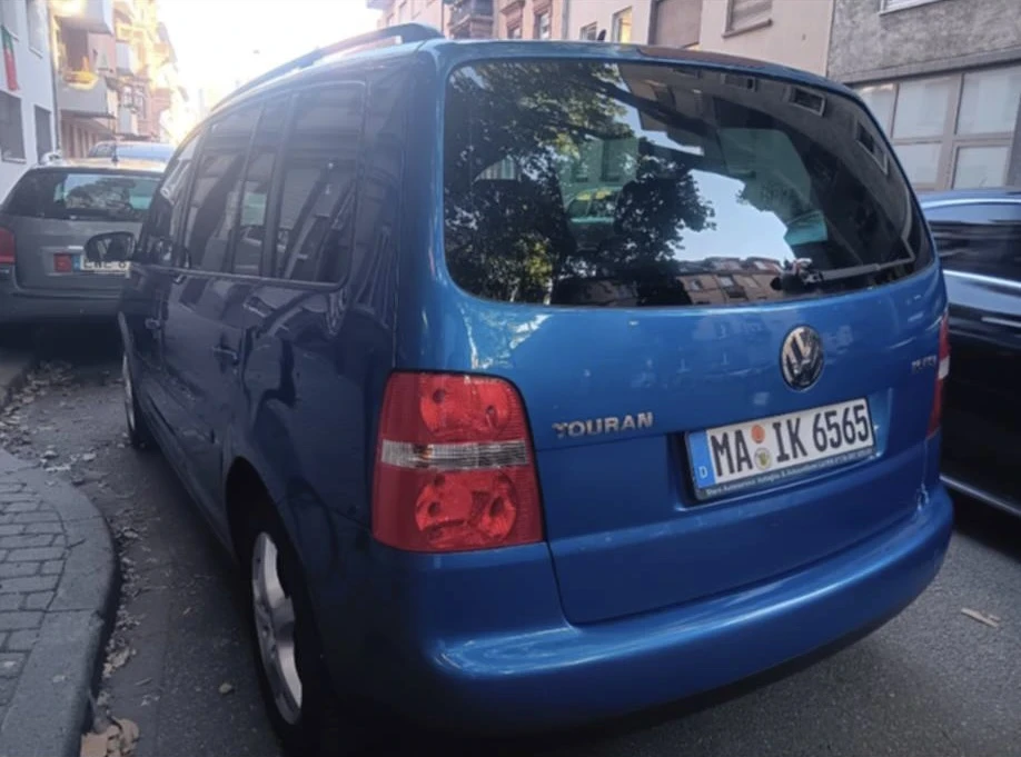 VW Touran 7 Местен FS Внос от Германия, снимка 4 - Автомобили и джипове - 53940338
