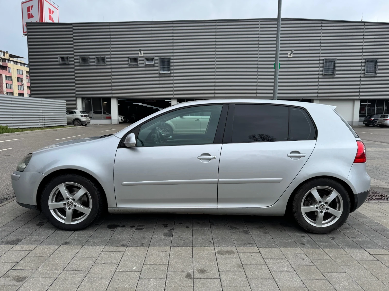 VW Golf  V 1.9TDI 105HP 6 СКОРОСТИ, снимка 6 - Автомобили и джипове - 54056642