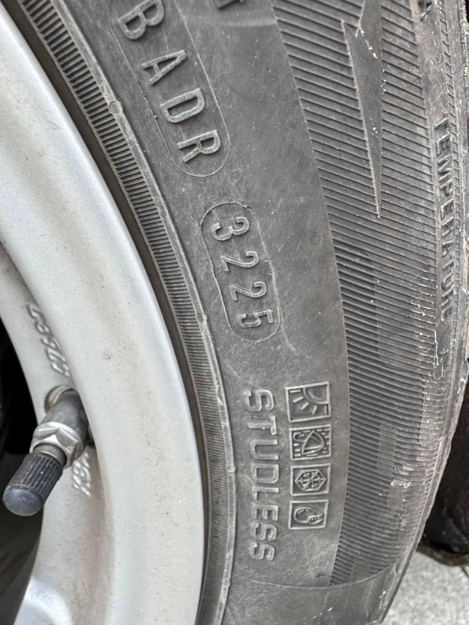 VW Golf  V 1.9TDI 105HP 6 СКОРОСТИ, снимка 13 - Автомобили и джипове - 54056642