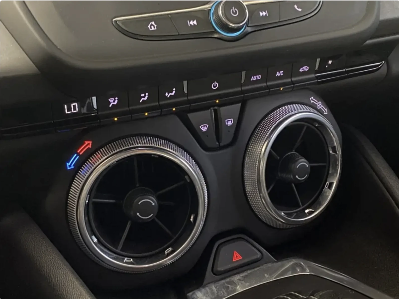 Chevrolet Camaro 2dr Cpe 1LT, снимка 17 - Автомобили и джипове - 54702015