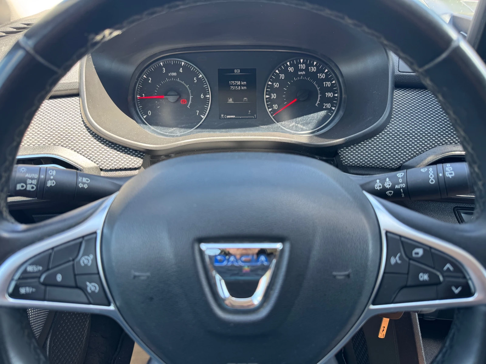 Dacia Jogger 1.0Tce-GAZ/6+ 1-ЛИЗИНГ, снимка 12 - Автомобили и джипове - 55665796