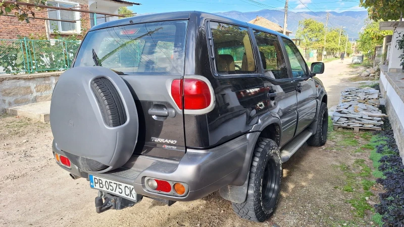 Nissan Terrano 3.0 D, снимка 3 - Автомобили и джипове - 48673919