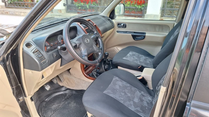 Nissan Terrano 3.0 D, снимка 2 - Автомобили и джипове - 48673919