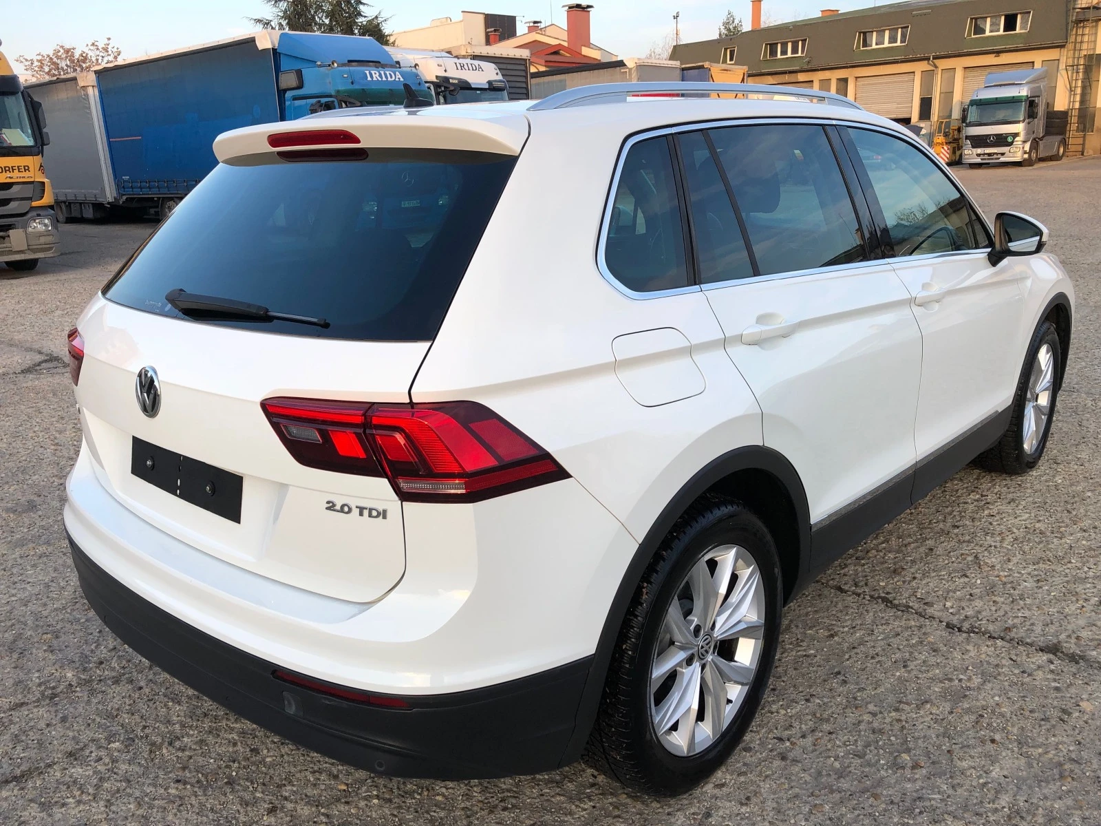 VW Tiguan 2.0TDI - изображение 6