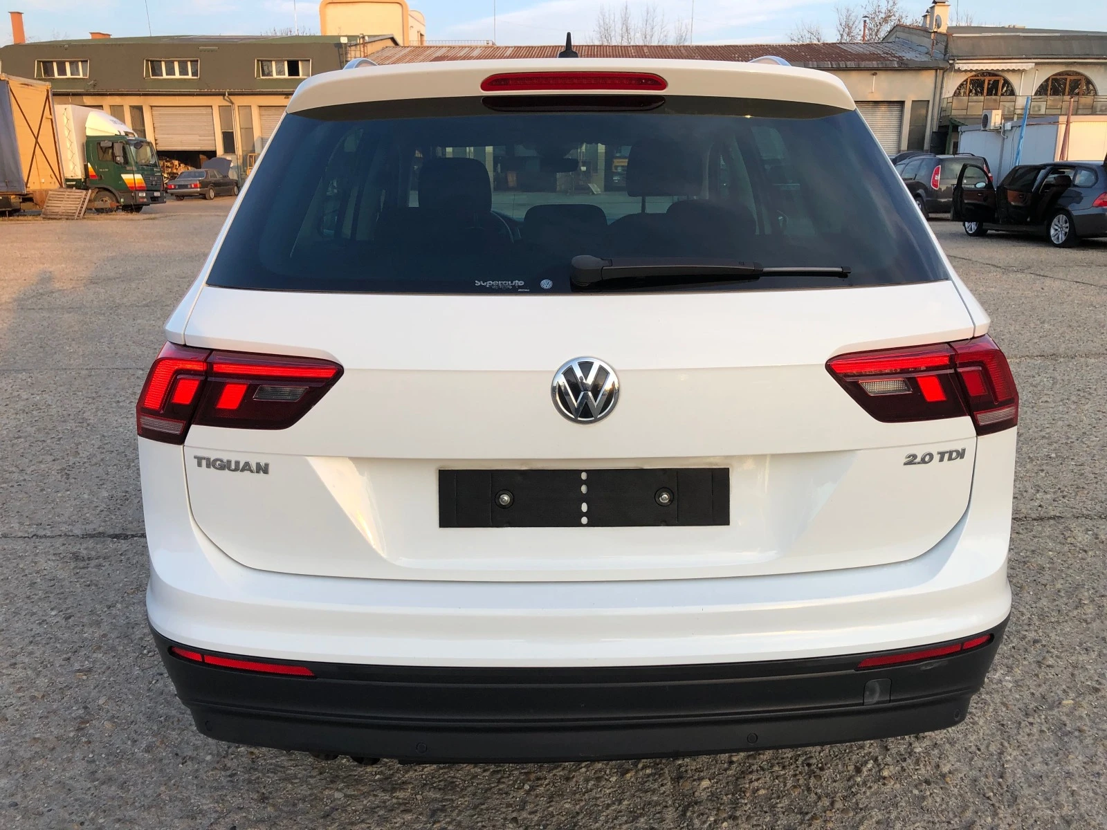 VW Tiguan 2.0TDI - изображение 8