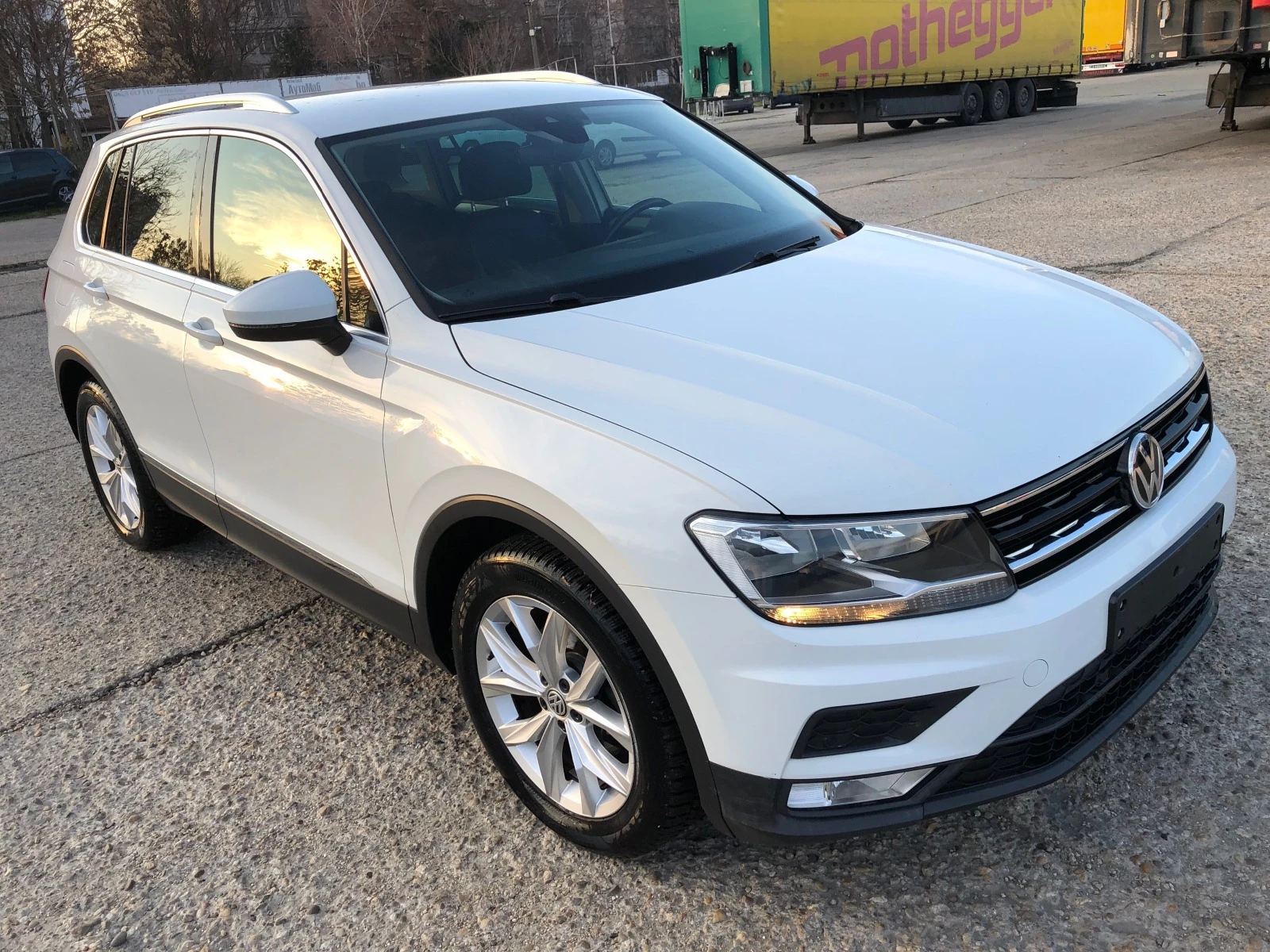 VW Tiguan 2.0TDI - изображение 2