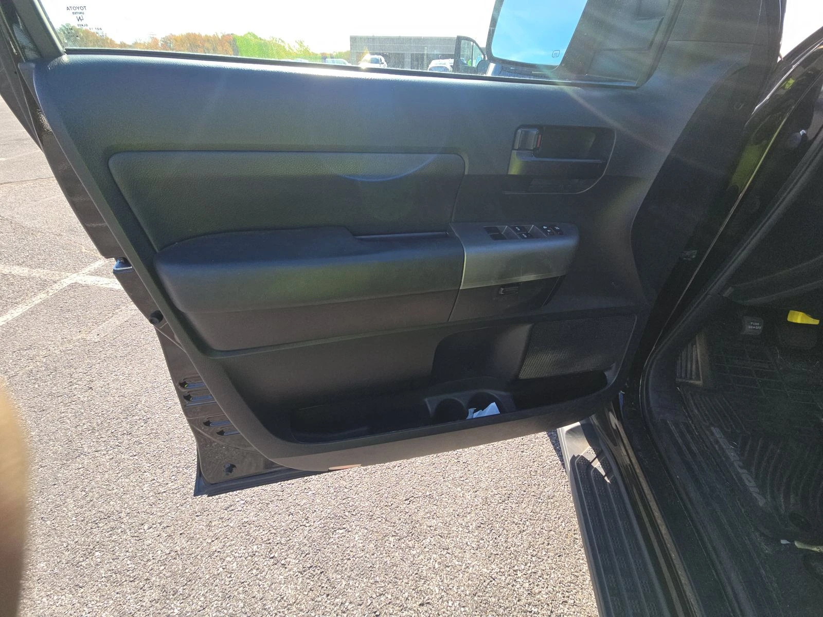 Toyota Sequoia 5.7* V8* * * *  | Mobile.bg   7