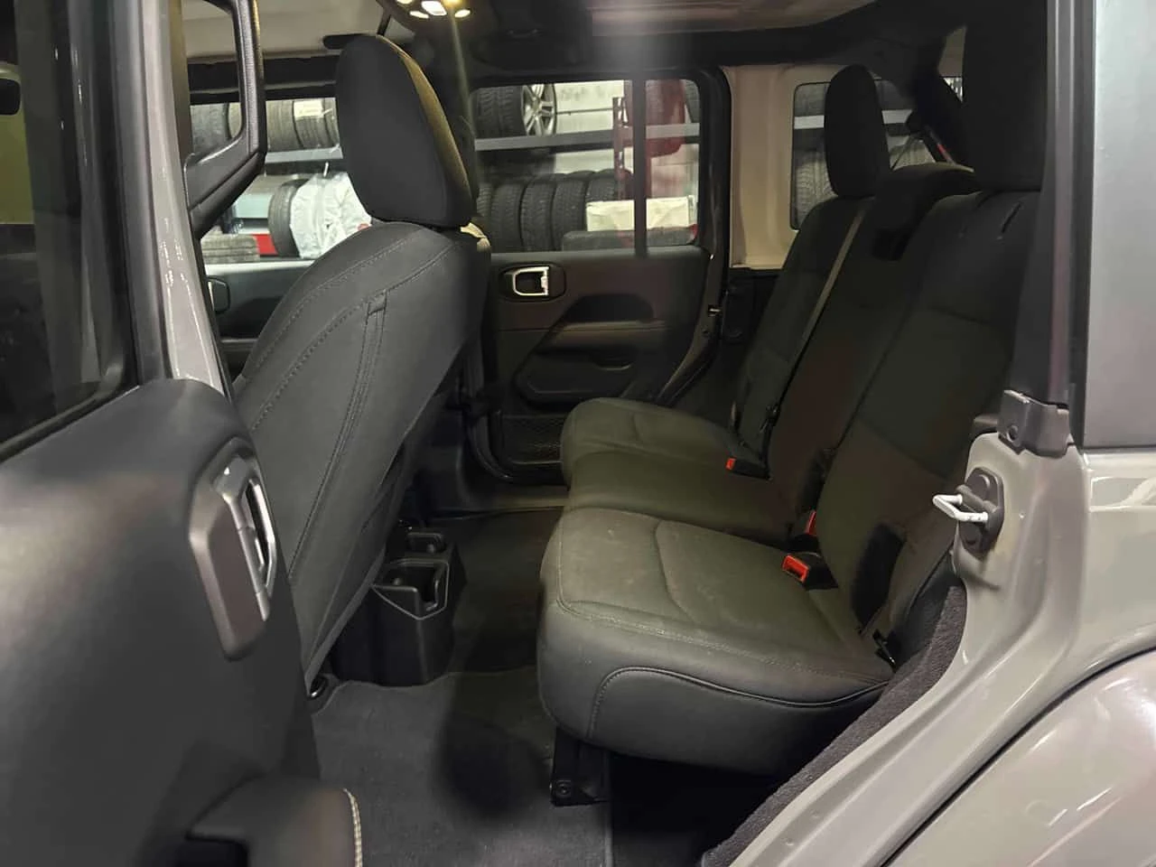 Jeep Wrangler * Sahara * CARFAX * KEYLESS * ПОДГРЕВИ * NAVI, снимка 11 - Автомобили и джипове - 53941028