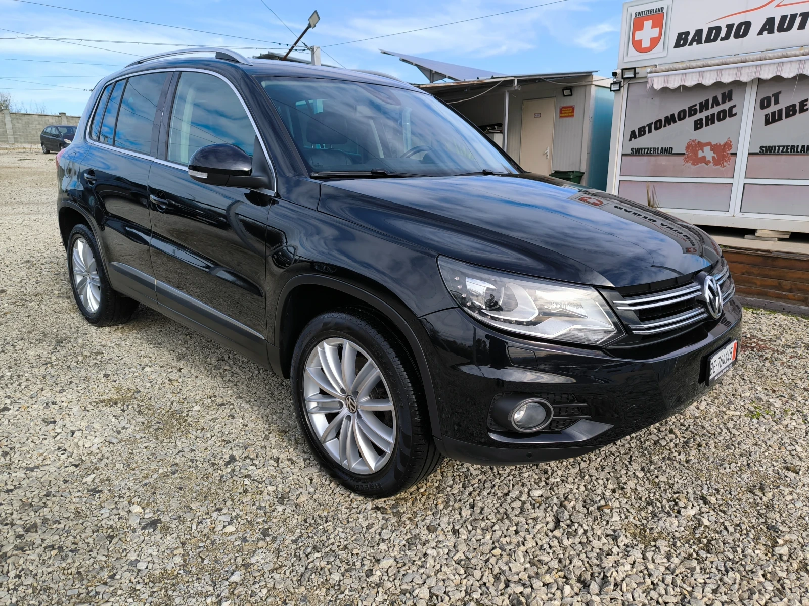 VW Tiguan 2.0i ЕКЗЕКУТИВ- ЛУКС ШВЕЙЦАРИЯ, снимка 3 - Автомобили и джипове - 54348316
